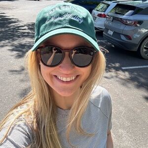 Meet your Posher, Carly